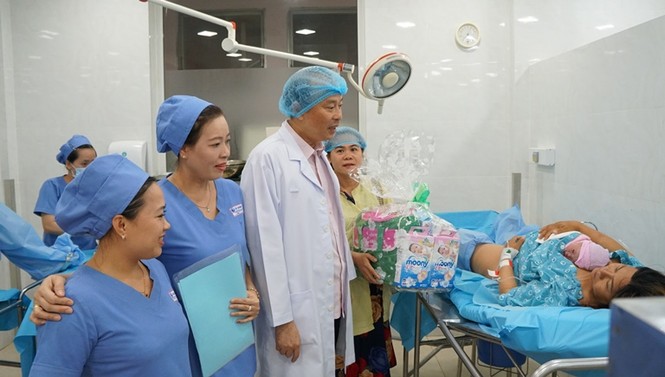 TPHCM: 6 cháu bé đồng loạt chào đời đúng khoảnh khắc giao thừa - ảnh 8