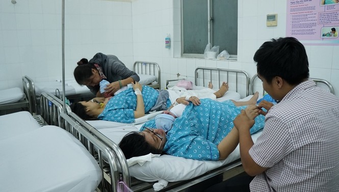 TPHCM: 6 cháu bé đồng loạt chào đời đúng khoảnh khắc giao thừa - ảnh 7