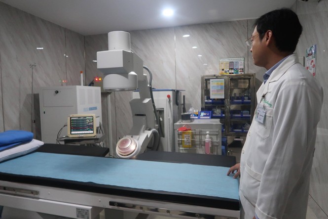 Ăn mặn, ít uống nước là đang “nuôi” sỏi niệu - ảnh 2
