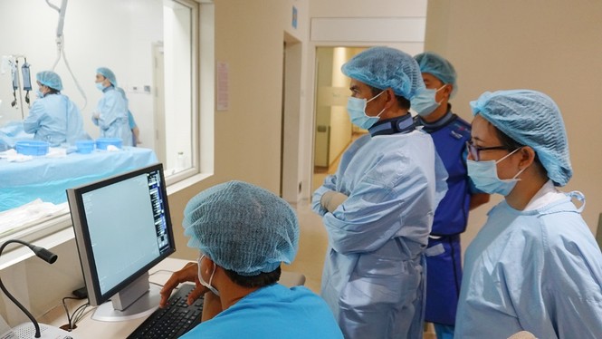 Nôn ói cứ ngỡ trúng thực, bệnh nhân suýt chết vì xuất huyết não - ảnh 1