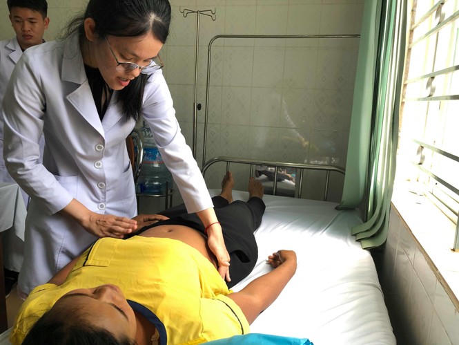 Bác sĩ Sài Gòn mang yêu thương đến với dân tộc vùng cao - ảnh 3