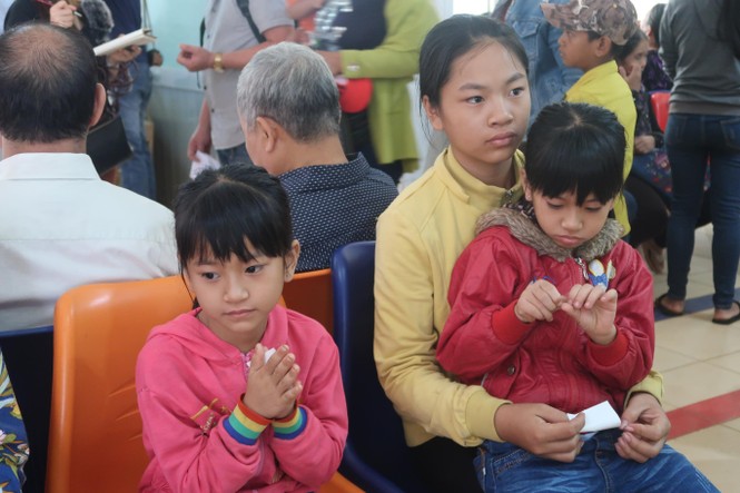 Bác sĩ Sài Gòn mang yêu thương đến với dân tộc vùng cao - ảnh 2