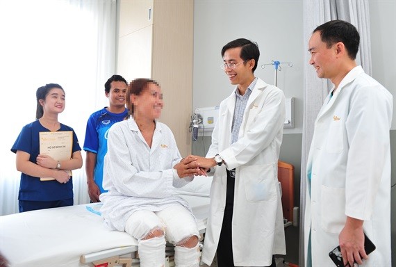 Bệnh viện Sài Gòn cứu cô gái bị liên cầu khuẩn lợn do xước tay - ảnh 2 Bệnh viện Sài Gòn cứu cô gái bị liên cầu khuẩn lợn do xước tay - ảnh 2