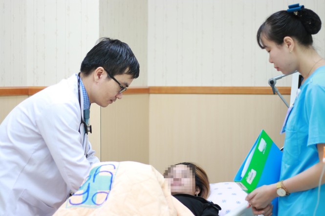 Thêm trường hợp tử vong vì đốt than sưởi ấm, chuyên gia cảnh báo gì? - ảnh 1
