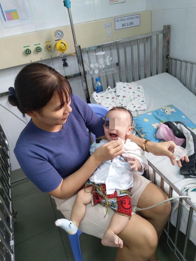 Bé 7 tháng tuổi nguy kịch vì 2 bệnh lí tim được cứu sống ngoạn mục - ảnh 1