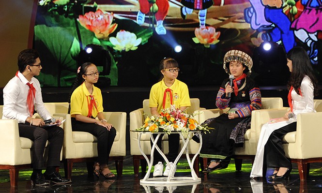Toàn cảnh Lễ Tuyên dương Cháu ngoan Bác Hồ toàn quốc 2015 - ảnh 14
