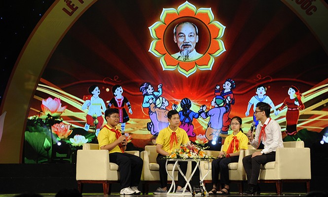 Toàn cảnh Lễ Tuyên dương Cháu ngoan Bác Hồ toàn quốc 2015 - ảnh 13