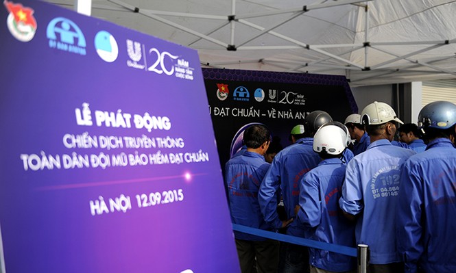 Phát miễn phí 1.000 mũ bảo hiểm đạt chuẩn - ảnh 8