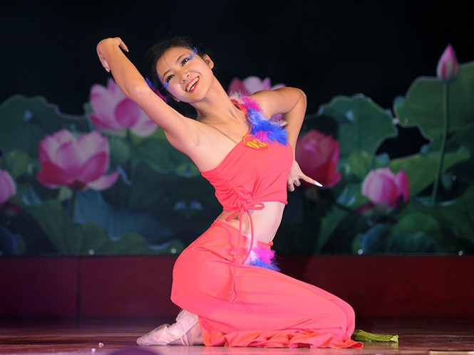 Màn vũ đạo gợi cảm của Hoa khôi Học viện An ninh - ảnh 4