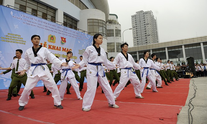 Tuổi trẻ CAND rạng rỡ trong điệu dân vũ - ảnh 3