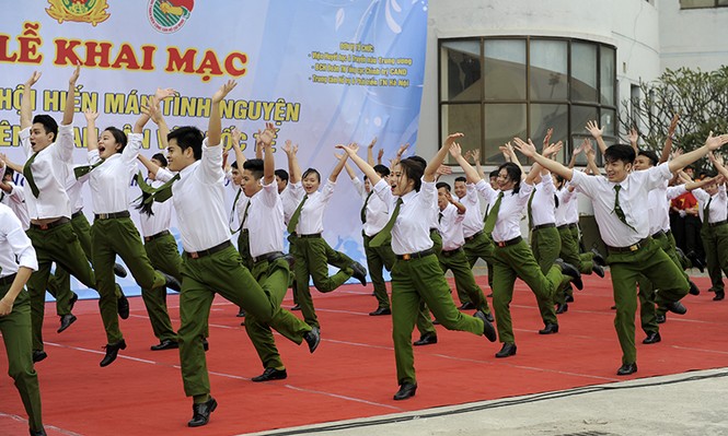 Tuổi trẻ CAND rạng rỡ trong điệu dân vũ - ảnh 6