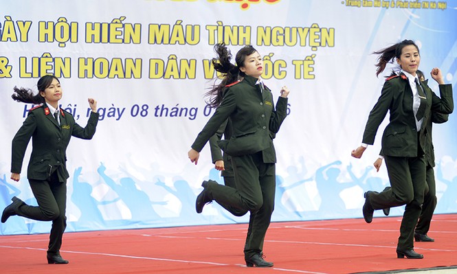 Tuổi trẻ CAND rạng rỡ trong điệu dân vũ - ảnh 19