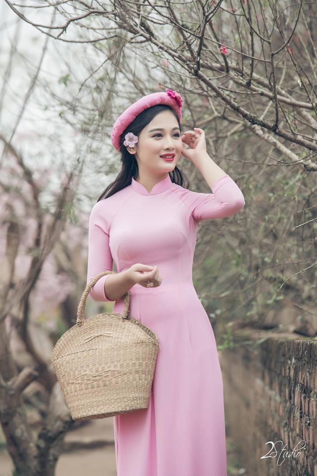 Nữ sinh Ngoại thương khoe sắc cùng hoa đào - ảnh 4
