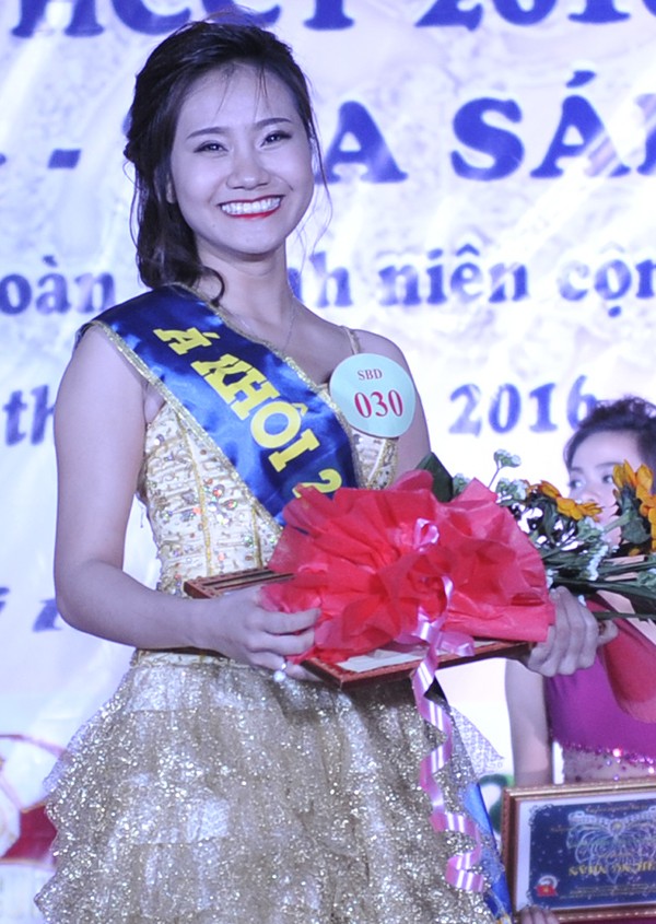 Ngắm nhan sắc Hoa khôi Trường Cao đẳng Thương mại và Du lịch - ảnh 13
