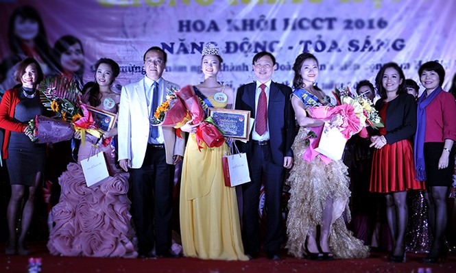 Ngắm nhan sắc Hoa khôi Trường Cao đẳng Thương mại và Du lịch - ảnh 10