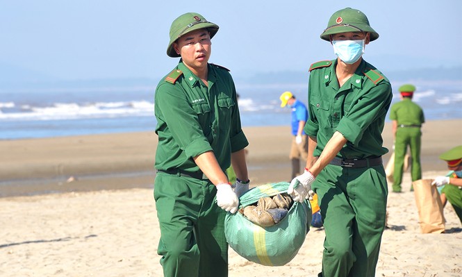 Hàng ngàn đoàn viên thanh niên tham gia làm sạch biển - ảnh 15