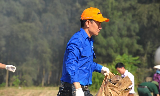 Hàng ngàn đoàn viên thanh niên tham gia làm sạch biển - ảnh 16