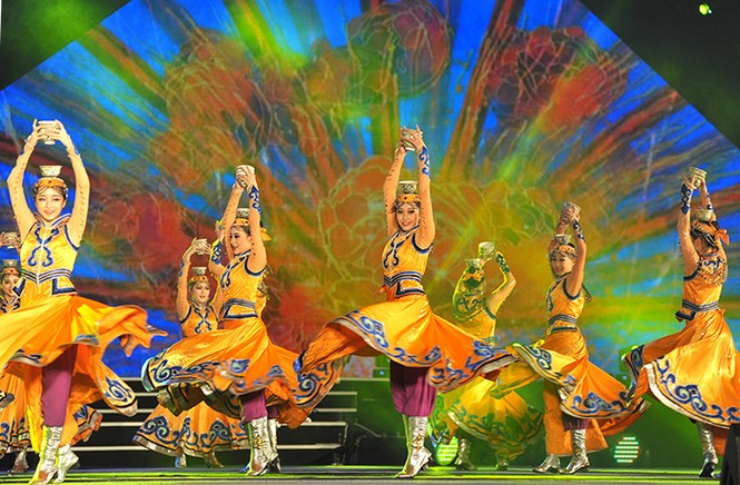 Sôi nổi giao lưu nghệ thuật Liên hoan Thanh niên Việt – Trung 2016 - ảnh 5