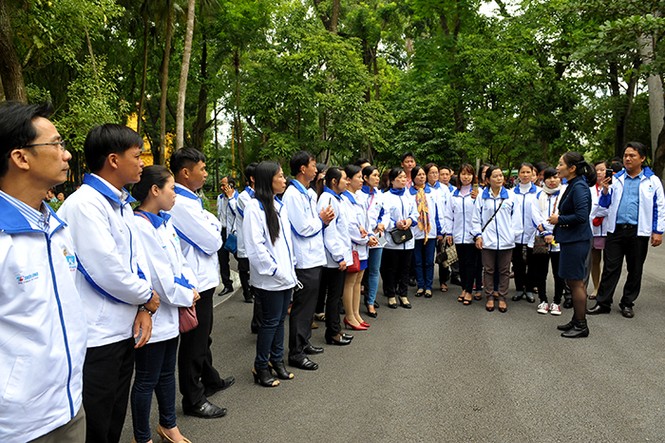 Xúc động nghe lời chia sẻ của 42 giáo viên bám đảo gieo chữ - ảnh 10
