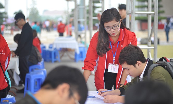 Những bóng hồng tình nguyện tại lễ hội hiến máu - ảnh 3
