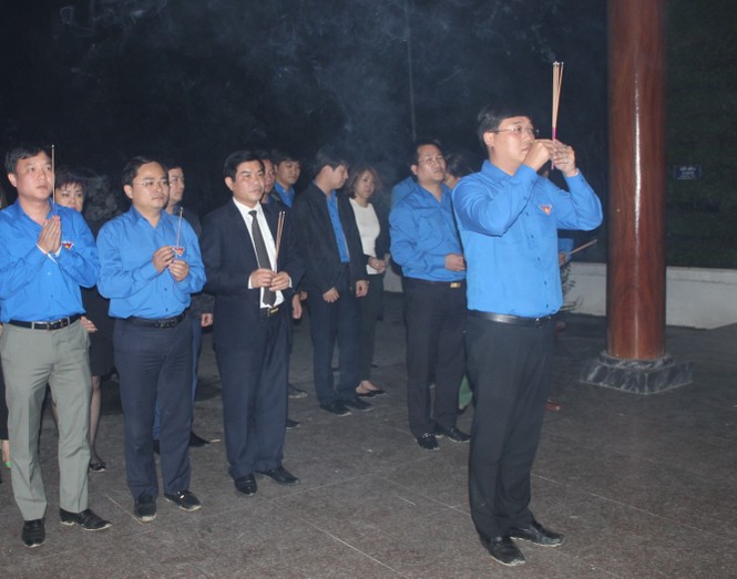 Bí thư thứ nhất T.Ư Đoàn thăm, tặng quà đội viên Tổng đội TNXP - XDVKT Hà Tĩnh - ảnh 6