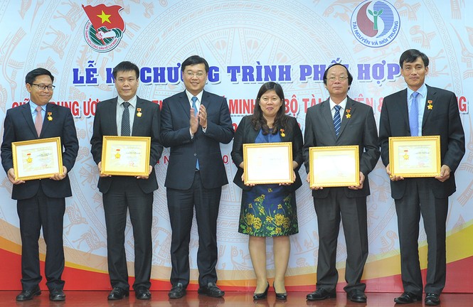 T.Ư Đoàn và Bộ TN&MT ký kết phối hợp giai đoạn 2017-2022 - ảnh 3