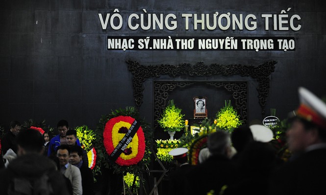 Phó Thủ tướng Trịnh Đình Dũng viếng nhạc sĩ Nguyễn Trọng Tạo - ảnh 1