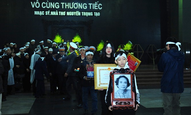 Phó Thủ tướng Trịnh Đình Dũng viếng nhạc sĩ Nguyễn Trọng Tạo - ảnh 18