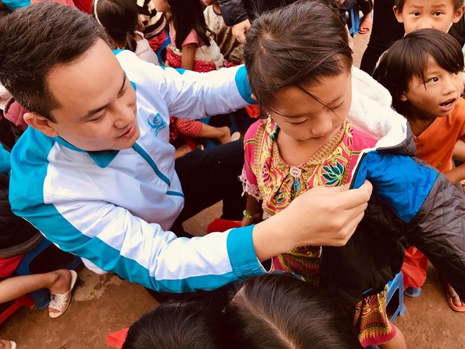 Khám bệnh, phát thuốc miễn phí và tặng quà vùng cao - ảnh 3