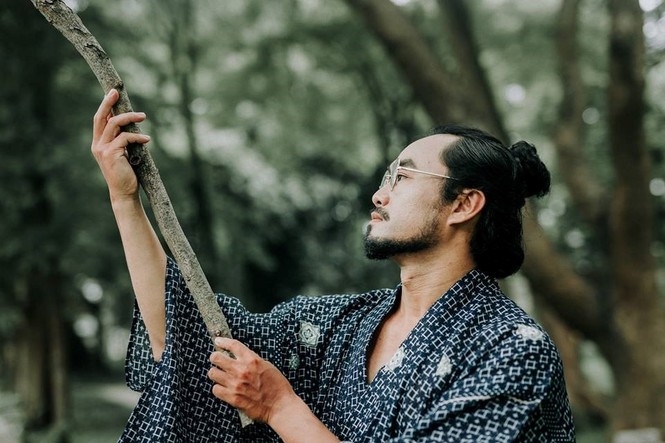 Giáo viên cho sinh viên diễn kịch, hát bài tập về nhà - ảnh 3