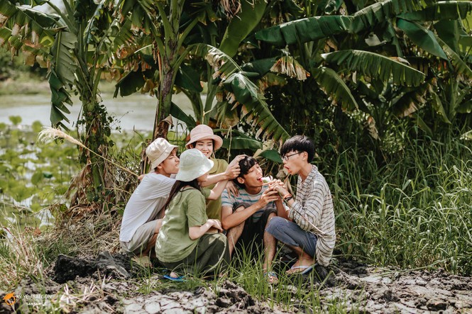 Bộ ảnh 'xin một vé về tuổi thơ' đẹp trong veo khiến dân mạng thích thú - ảnh 8