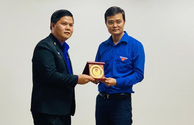 Bí thư T.Ư Đoàn tiếp đoàn học viên lớp bồi dưỡng cán bộ Đoàn thanh niên Lào - ảnh 1