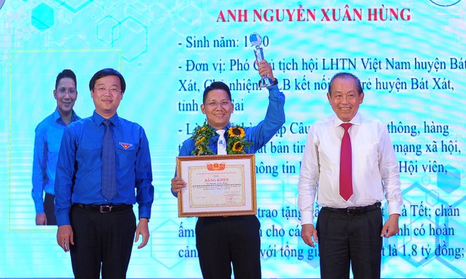 15 bạn trẻ tiêu biểu nhận Giải thưởng 15 tháng 10 - ảnh 7