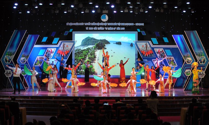 15 bạn trẻ tiêu biểu nhận Giải thưởng 15 tháng 10 - ảnh 1