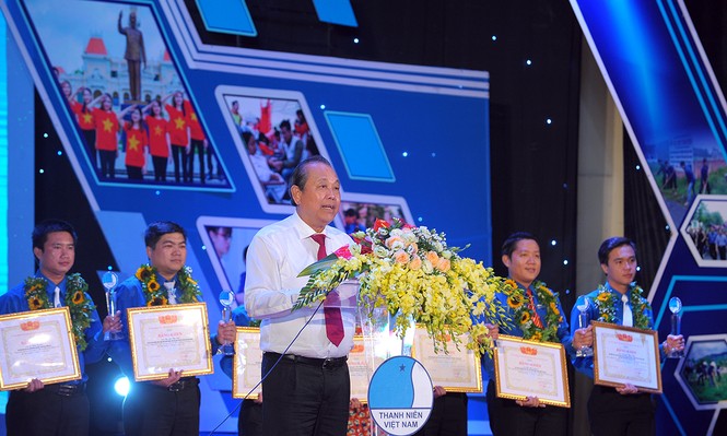 15 bạn trẻ tiêu biểu nhận Giải thưởng 15 tháng 10 - ảnh 9