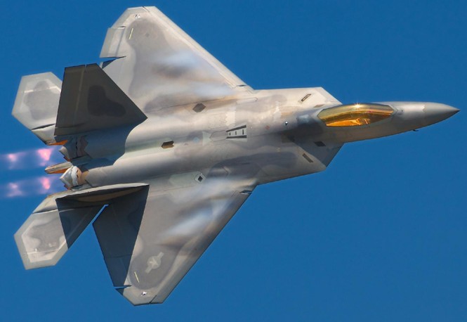 Su-35 đối đầu F-22, chuyện gì xảy ra? - ảnh 2