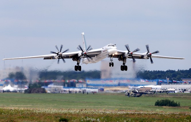 Nga tiếp tục hiện đại hóa 'ngáo ộp' Tu-95 - ảnh 1