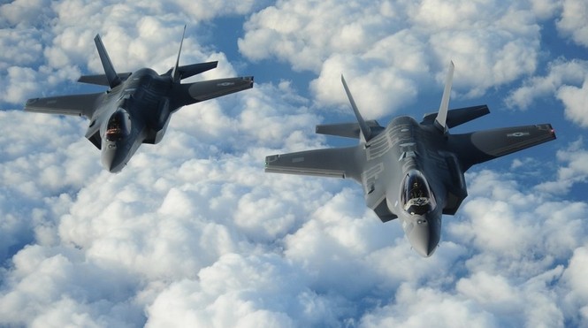 Không quân Mỹ lần đầu tiên đem tiêm kích tàng hình F-35 đi đánh trận - ảnh 1