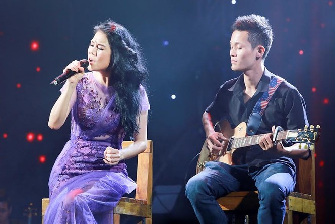 Thu Phương bật khóc trong liveshow tại quê nhà - ảnh 6