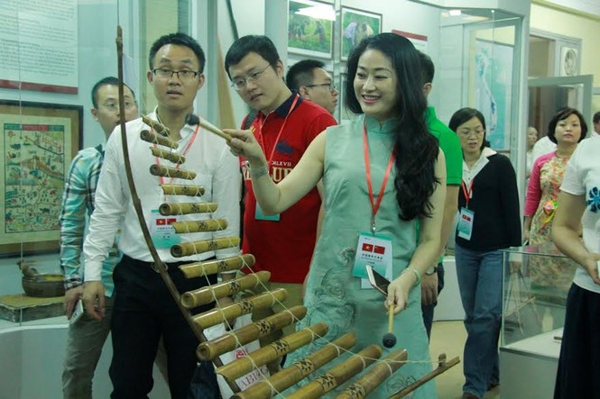 Đoàn thanh niên Trung Quốc giao lưu với sinh viên ĐHQG Hà Nội - ảnh 7