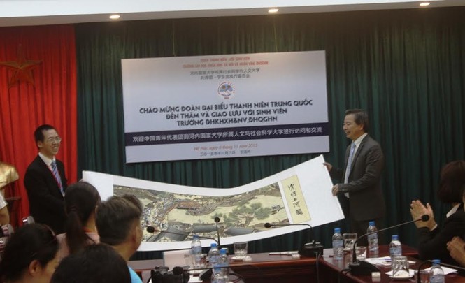 Đoàn thanh niên Trung Quốc giao lưu với sinh viên ĐHQG Hà Nội - ảnh 3