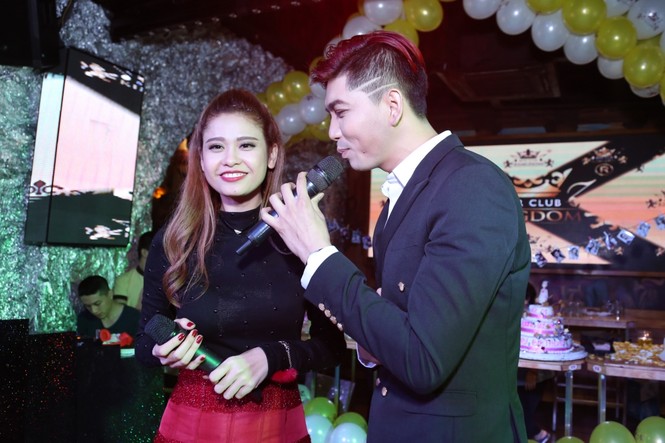 Trương Quỳnh Anh khóc như mưa trong tiệc sinh nhật - ảnh 10