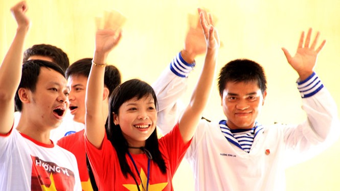Mang quà “độc” ra Trường Sa - ảnh 1