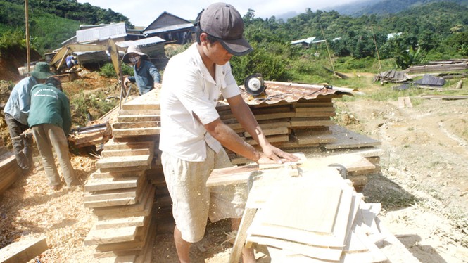 Làng “đại gia” giữa đại ngàn - ảnh 2