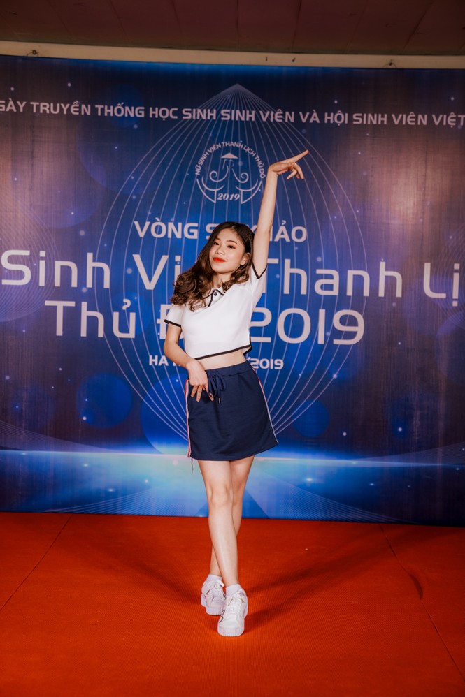 Nữ sinh Thủ đô tạo dáng như siêu mẫu - ảnh 4