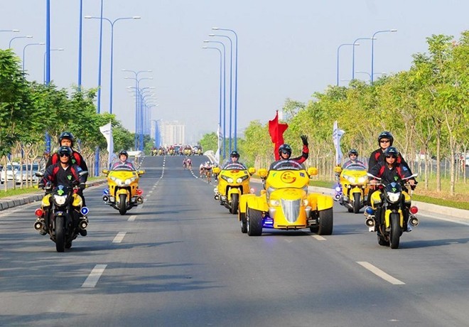 Dàn mô tô khủng màu vàng dẫn đoàn đua xe đạp - ảnh 6