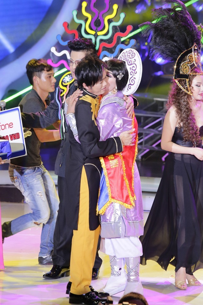 Hoài Linh: 'Cha con tôi không đi lấy tiền và kiếm tiếng' - ảnh 1