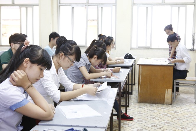 Ảnh: Thí sinh làm thủ tục dự thi đại học đợt hai - ảnh 5