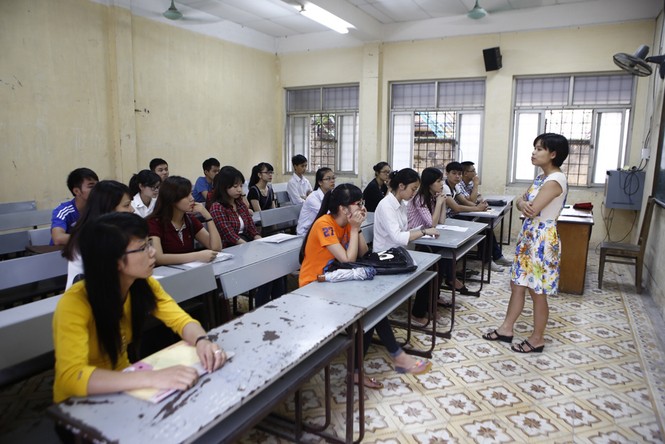 Ảnh: Thí sinh làm thủ tục dự thi đại học đợt hai - ảnh 2