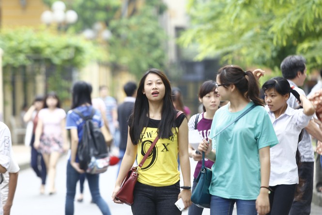 Ảnh: Thí sinh làm thủ tục dự thi đại học đợt hai - ảnh 10